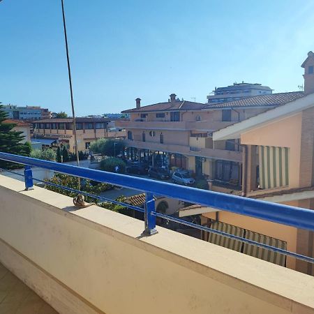 Red Lux Apartment Fiumicino Dış mekan fotoğraf