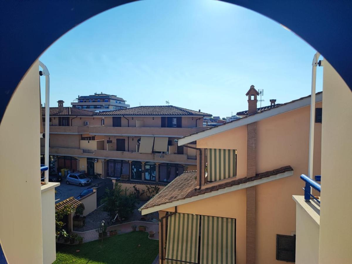 Red Lux Apartment Fiumicino Dış mekan fotoğraf