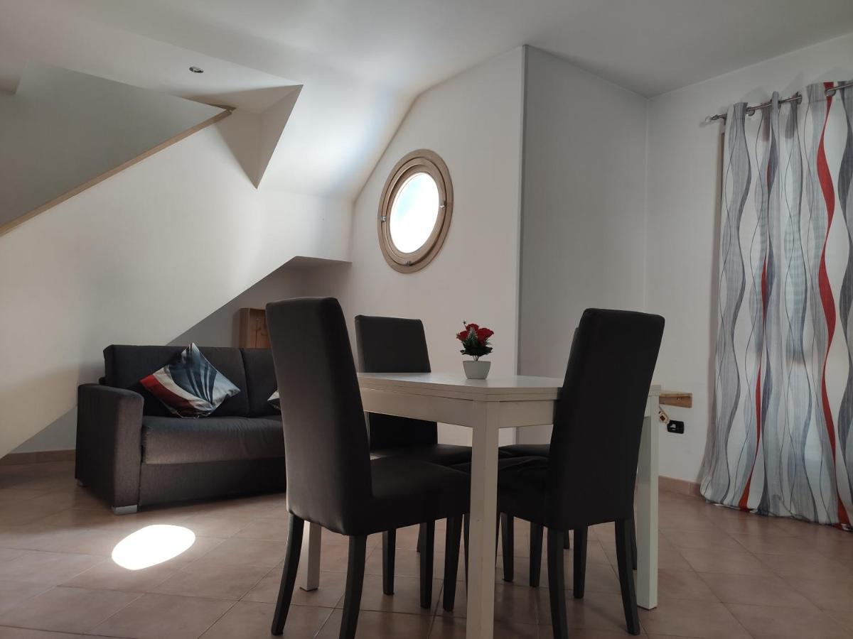 Red Lux Apartment Fiumicino Dış mekan fotoğraf