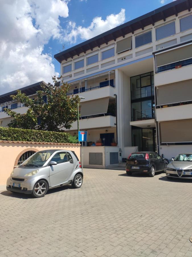 Red Lux Apartment Fiumicino Dış mekan fotoğraf